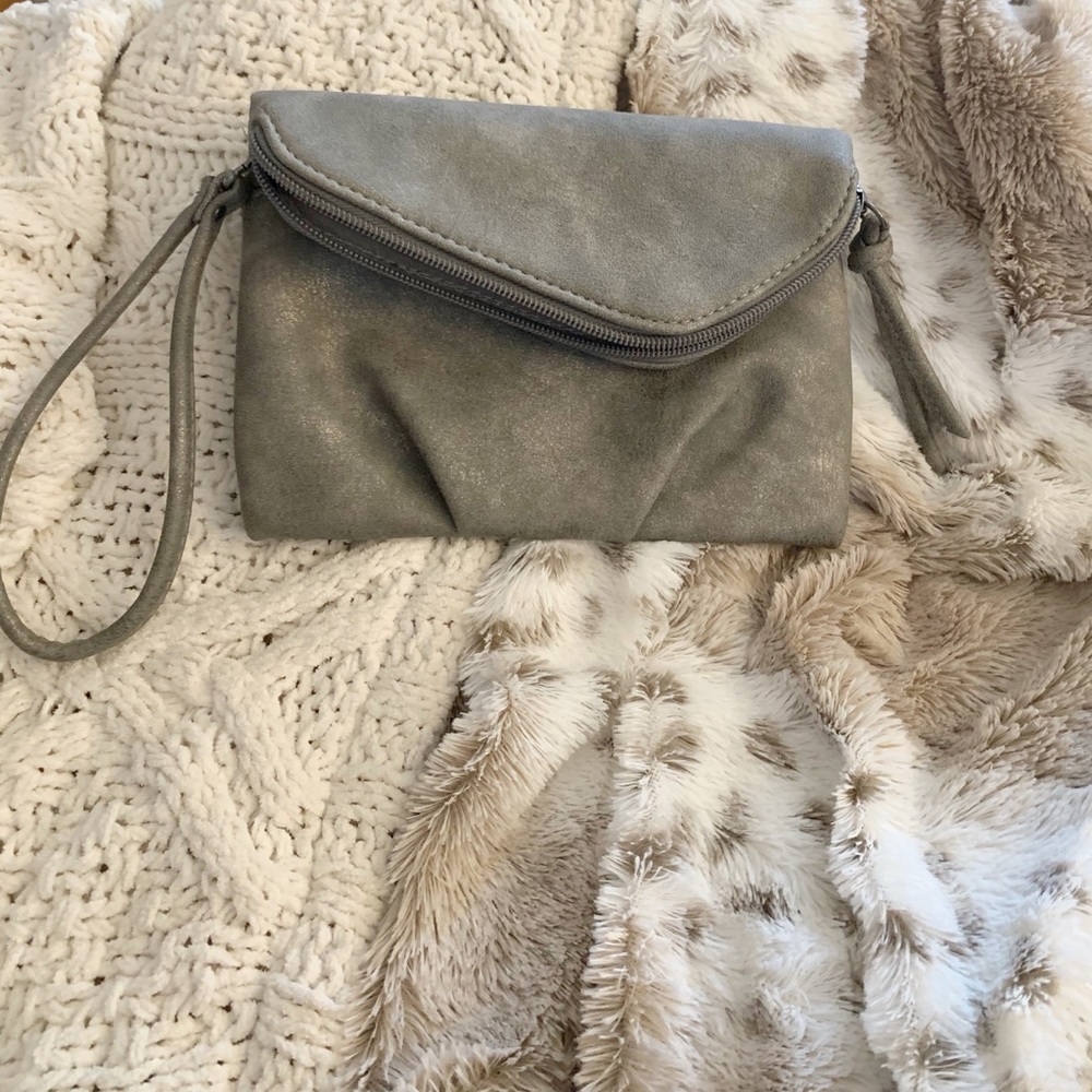 🎆 Last Chance 🎆Light gray asymmetric zip clutch